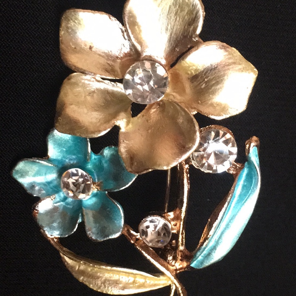 Double Flower Brooch/ Pendant Necklace - Picture 5 of 12